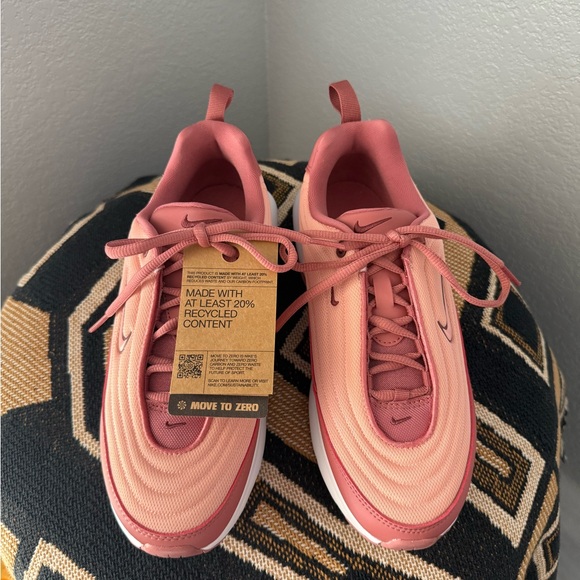 Nike Women's Air Max Portal Sneakers -  NWT - Picture 3 of 5